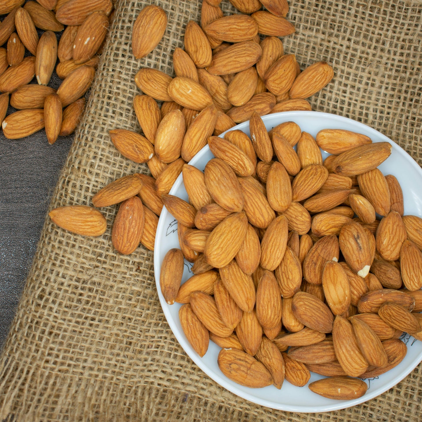 RAW ALMONDS